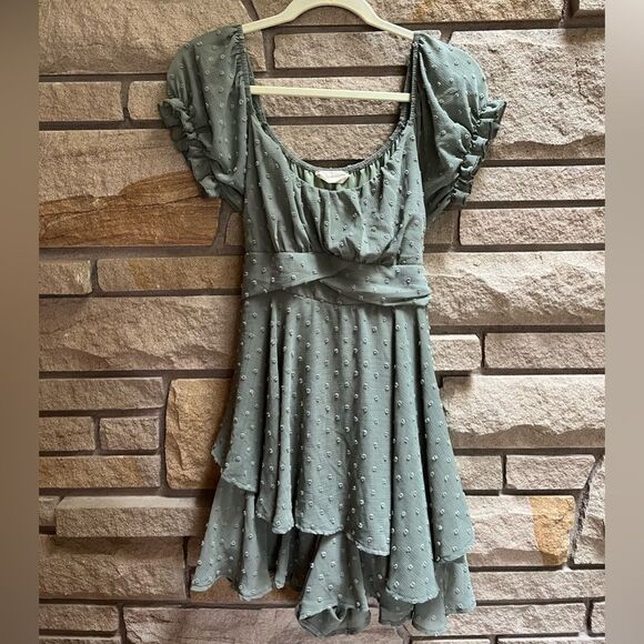 Altar’d State Haisley Layered Crossover Romper Sage Green Swiss Dot XL - Picture 4 of 14